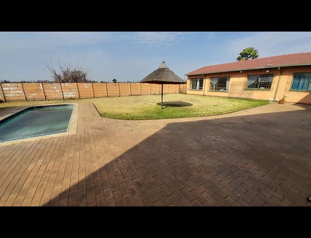 5 BEDROOM HOUSE FOR SALE IN KLIPPOORTJE
